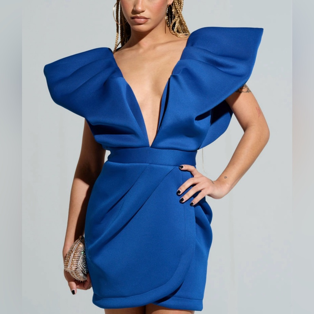 New AKIRA  Blue ruffle sleeve tulip hem Plunge neckline mini Dress size M
